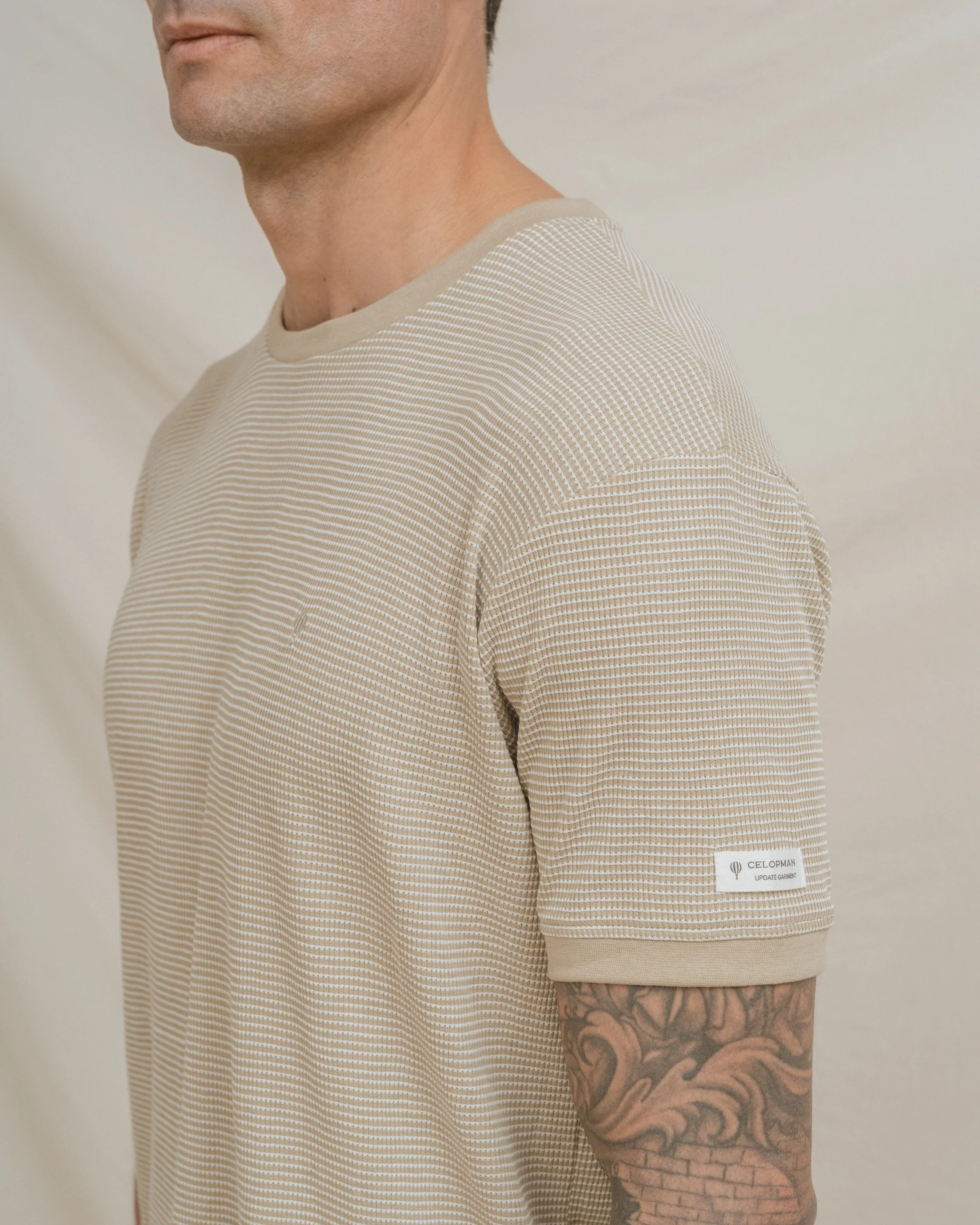 CAMISETA ESTRUCTURA BEIGE - Image 3