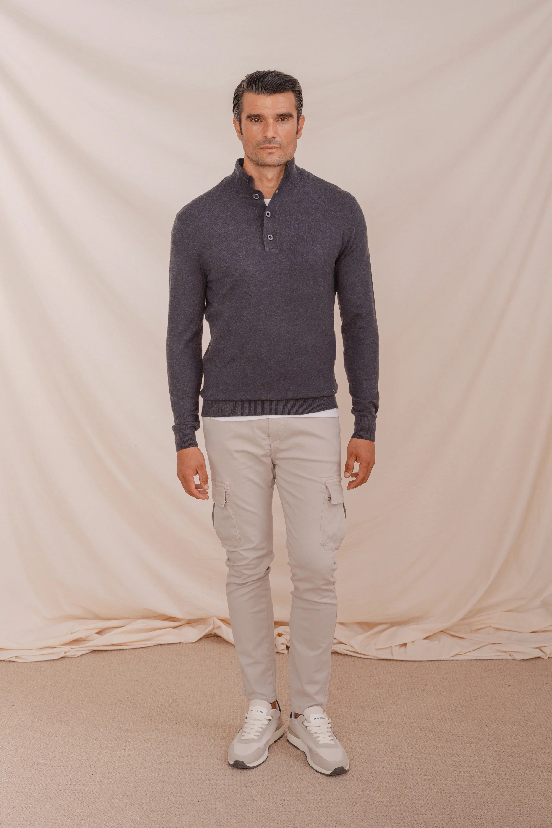 PANTALÓN SLIM CARGO CON PINZAS - Image 4