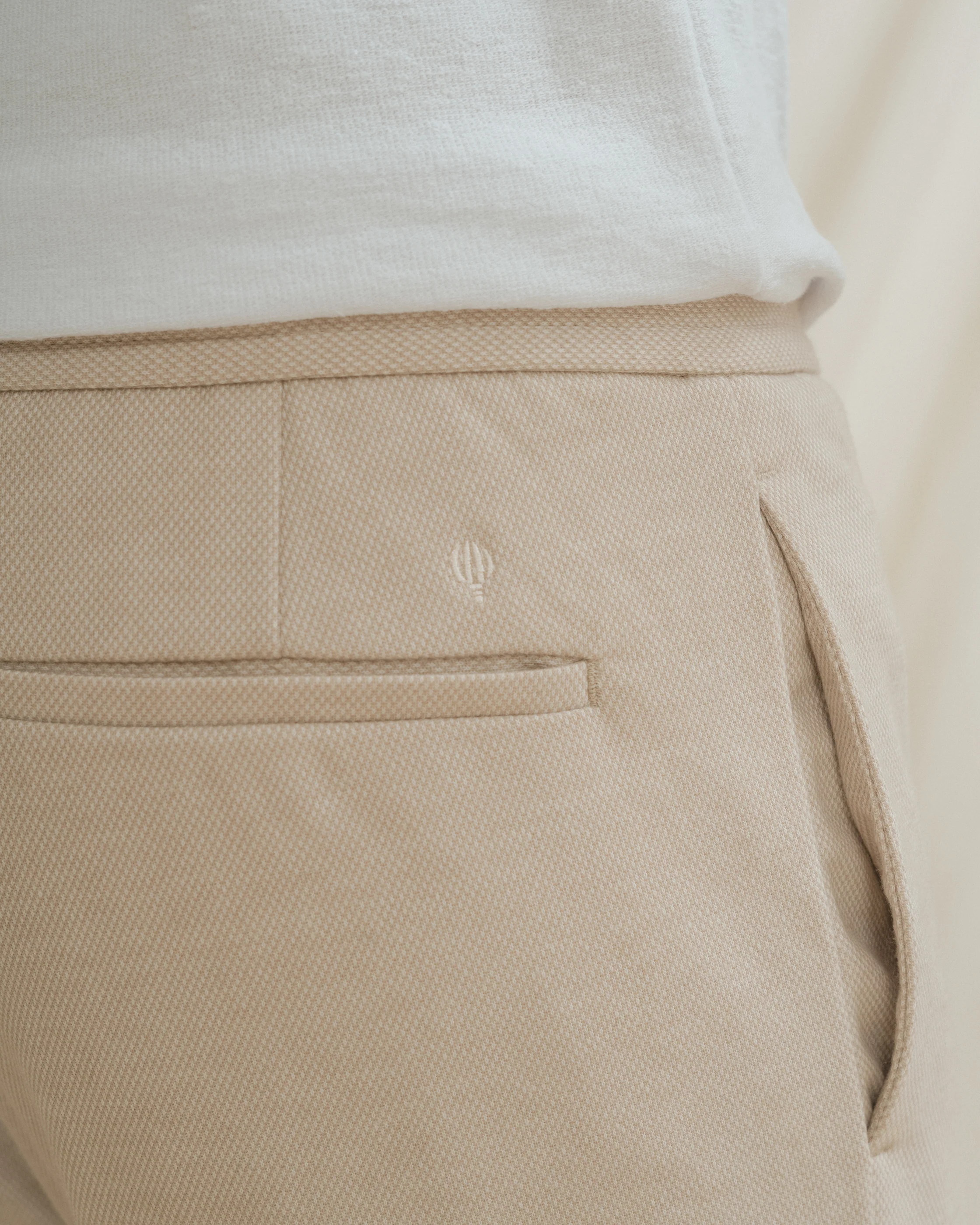 PANTALÓN TRAJE JOGGER CASUAL BEIGE - Image 4